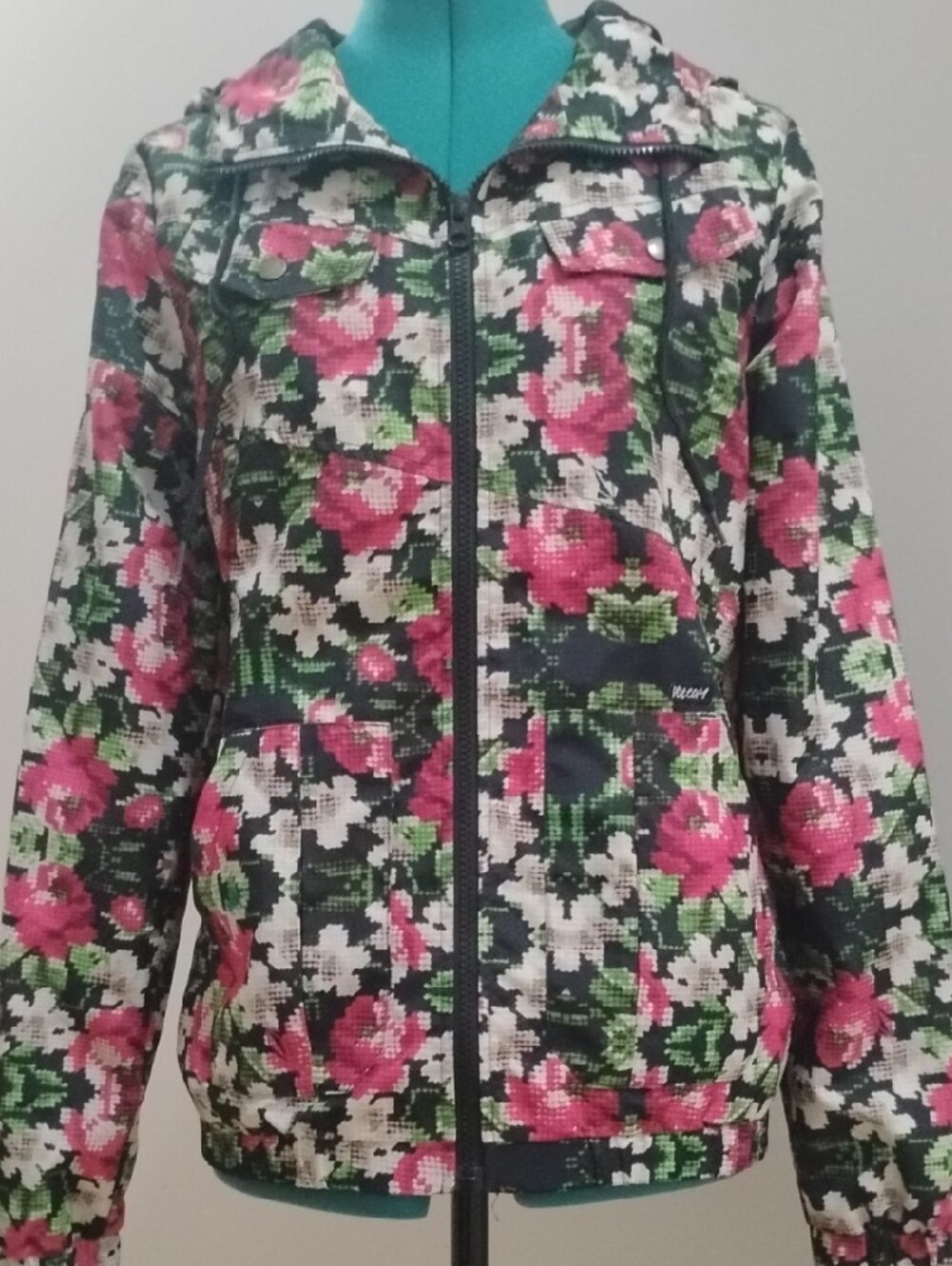 Volcom Enemy Lines Floral Digi Camo Windbreaker - Picture 3 of 10
